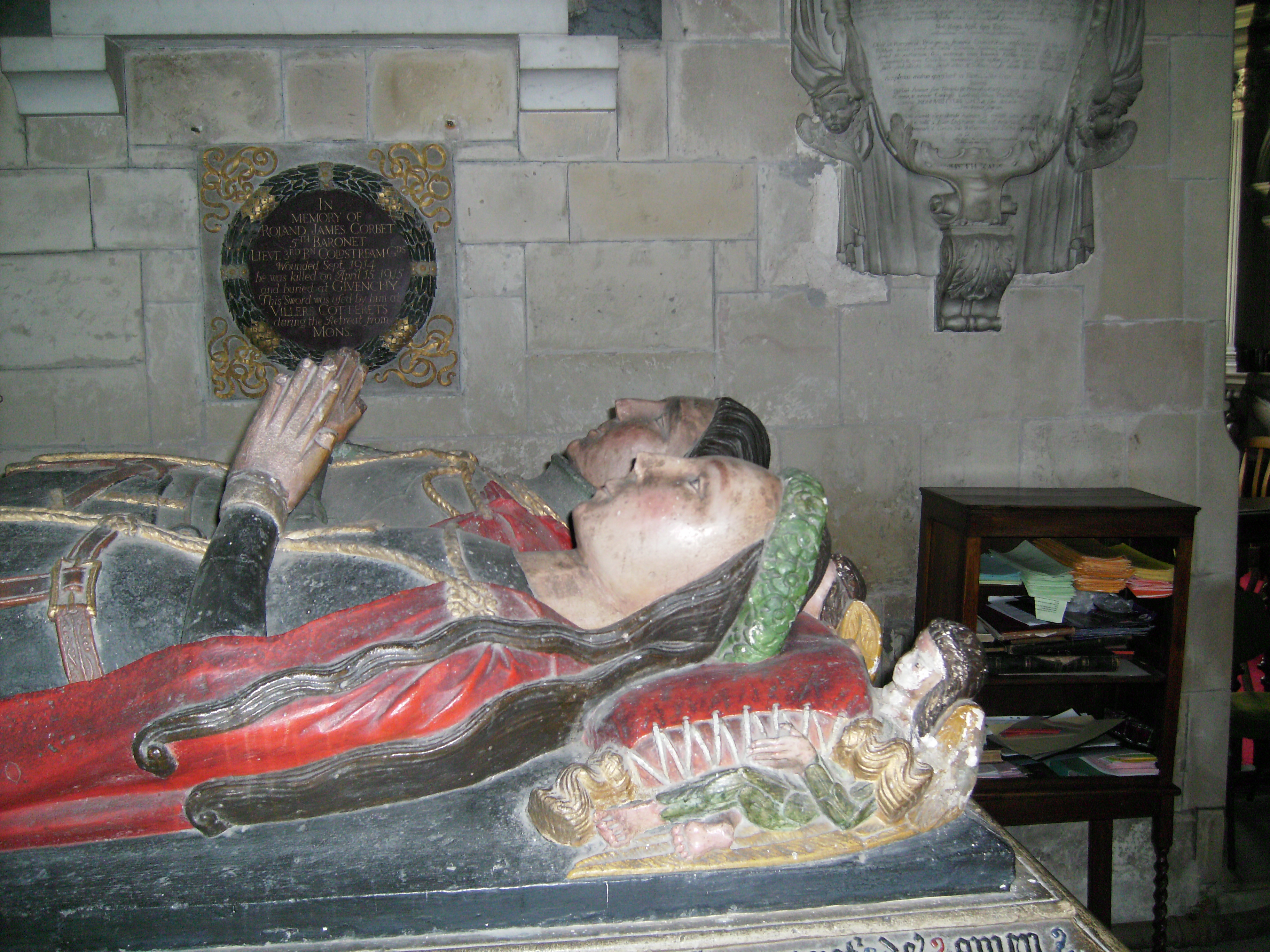 Effigies on the tomb of Sir Robert and Elizabeth (Vernon) Corbet
