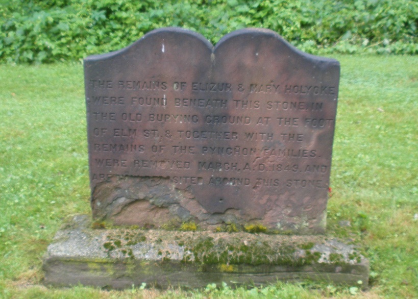 Gravestone of Elizur and Mary Holyoke