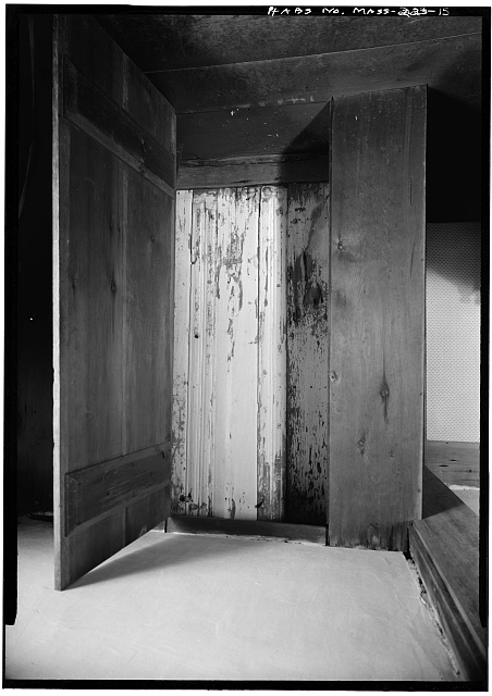 Photograph of a closet in the Fairbanks House