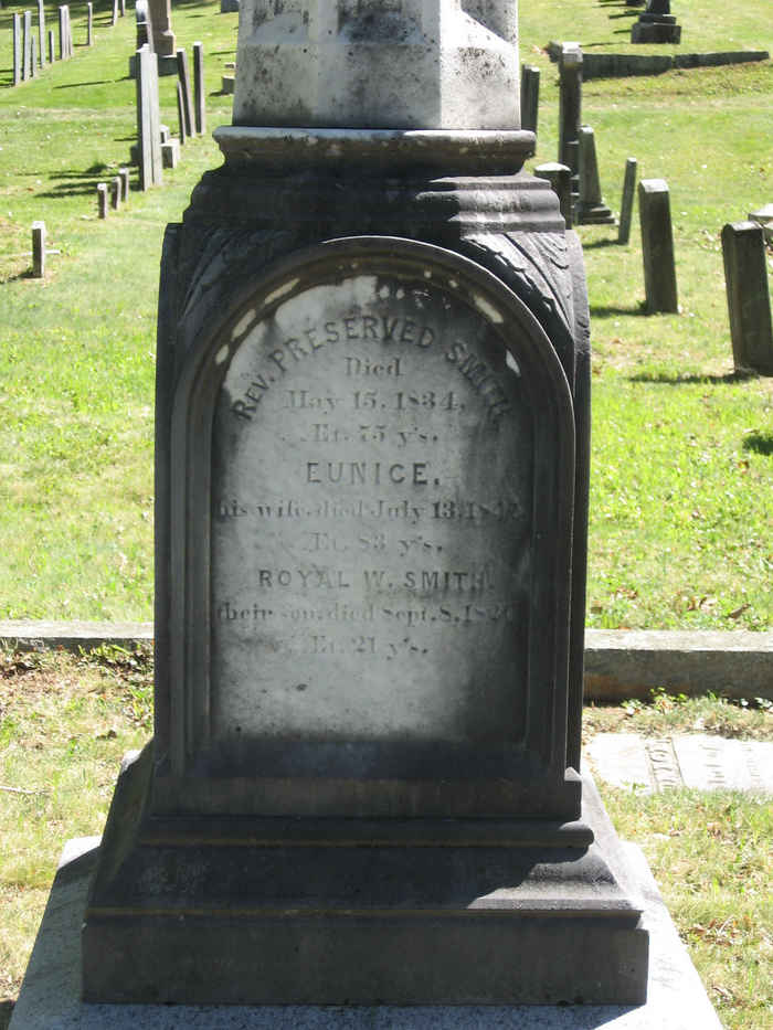 Close-up of Preserved and Eunice (Wells) Smith memorial