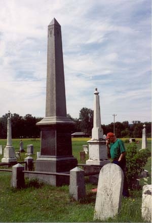 Monument of Quartus and Pomilla (Shepard) Smith