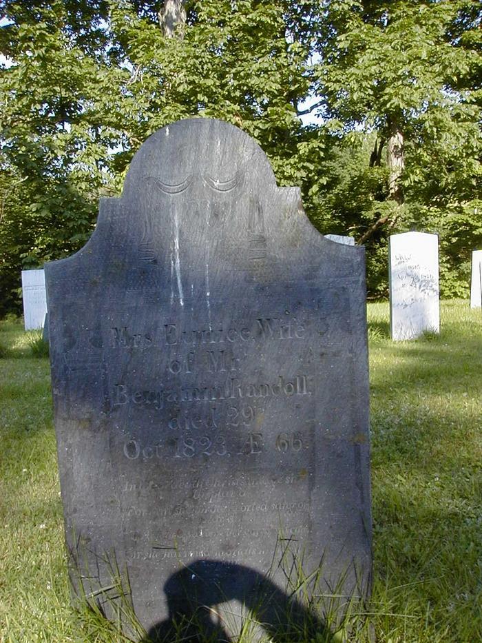 Gravestone of Eunice (Smith) Randall