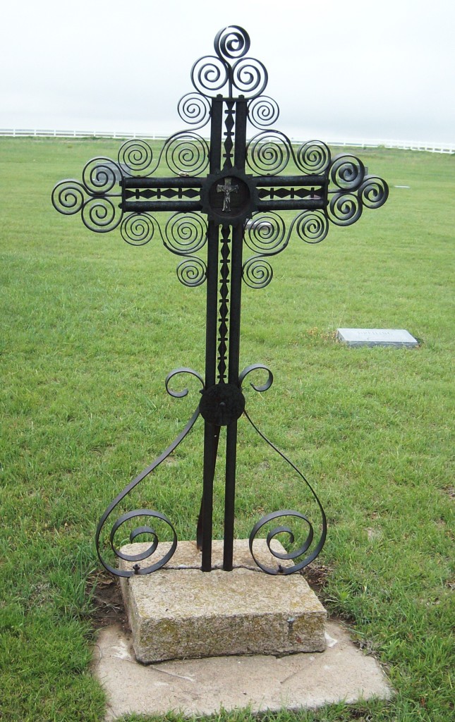 Iron cross marking the grave of Gottfried and Margaret (Schoenberger) Hoffman